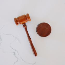 5 Benefits of Working with an Immigration Attorney