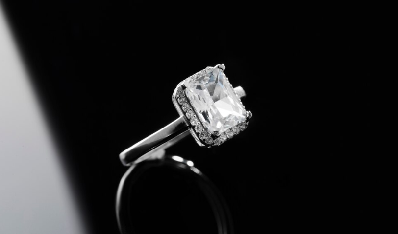 Radiant Cut Engagement Rings: A Stunning Twist on Classic Diamonds