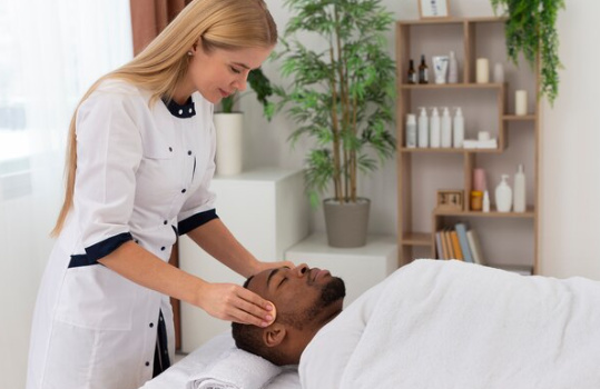 Transform Your Skin at a Microneedling Clinic